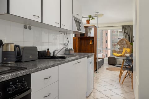 Comfort Studio | Private kitchen | Fridge, microwave, oven, stovetop
