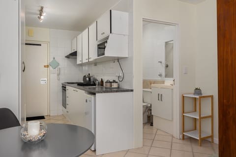 Comfort Studio | Private kitchen | Fridge, microwave, oven, stovetop