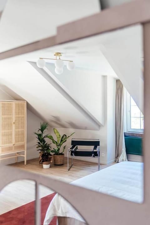 Premium bedding, down comforters, minibar, individually decorated