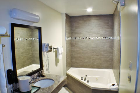 Studio Suite, 1 King Bed, Non Smoking, Jetted Tub | Jetted tub