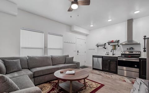 Family Townhouse | Living area | 36-inch Smart TV with digital channels, Netflix, Hulu