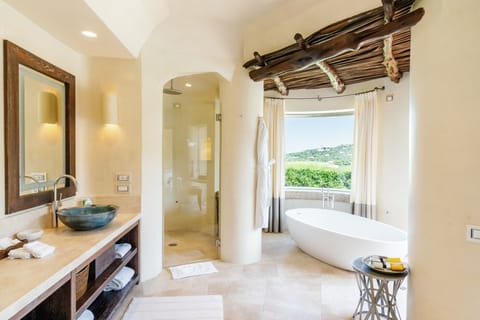 Suite (Pool Suite) | Bathroom | Designer toiletries, hair dryer, bathrobes, slippers
