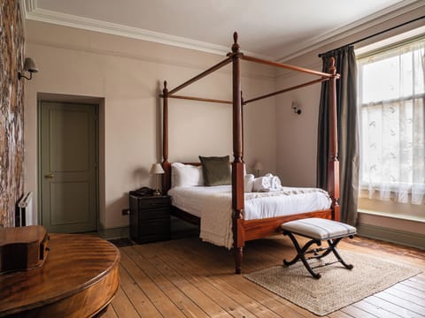 Superior Room | Desk, free WiFi, bed sheets