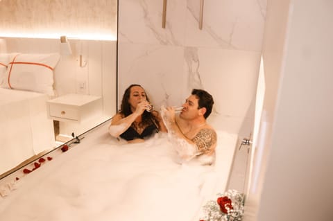 Honeymoon Studio Suite | Blackout drapes, free WiFi
