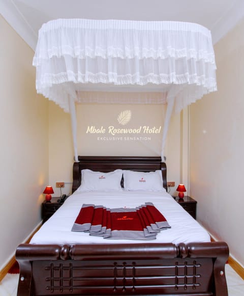 Standard Single Room | Hypo-allergenic bedding, desk, free WiFi, bed sheets