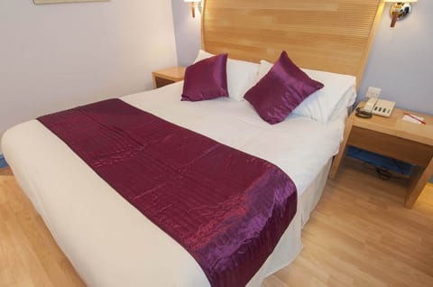 Standard Double Room | Premium bedding, in-room safe, desk, iron/ironing board