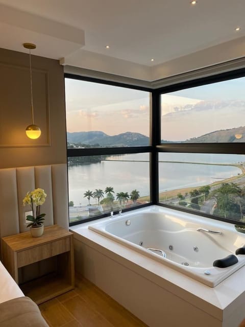 Super luxo com hidromassagem | Private spa tub