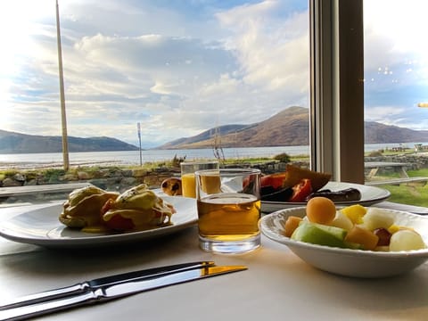 Daily continental breakfast (GBP 17.50 per person)