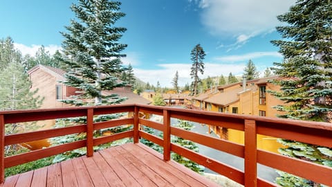 Condo, 3 Bedrooms | Property grounds