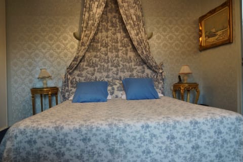 Superior Double Room | In-room safe, individually decorated, blackout drapes, cribs/infant beds