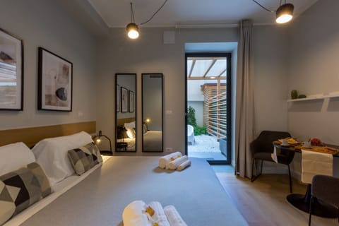 Room | Premium bedding, down comforters, minibar, in-room safe