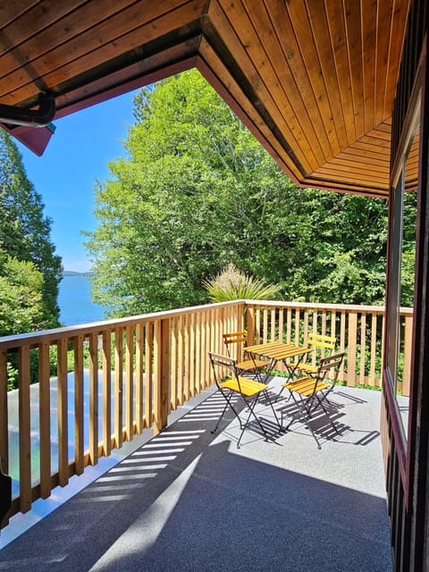 Private room with full bathroom, balcony and cove views | Free WiFi, bed sheets