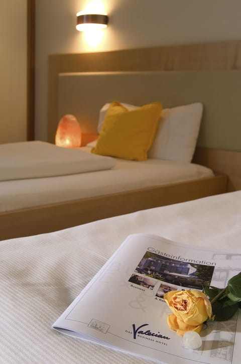 Standard Double or Twin Room | Hypo-allergenic bedding, in-room safe, desk, laptop workspace