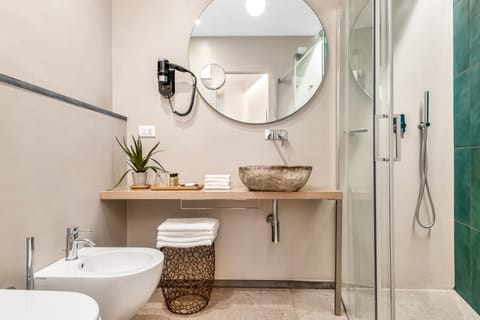 Classic Double Room | Bathroom | Shower, rainfall showerhead, designer toiletries, hair dryer