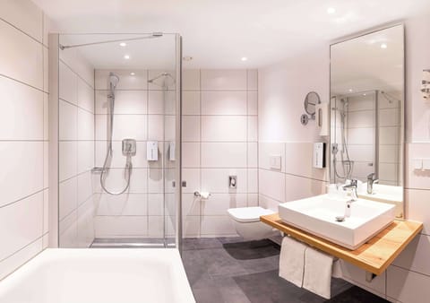 Suite, 2 Twin Beds | Hypo-allergenic bedding, in-room safe, desk, blackout drapes