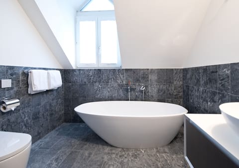 Design Double Room | Bathroom | Separate tub and shower, deep soaking tub, hair dryer, towels