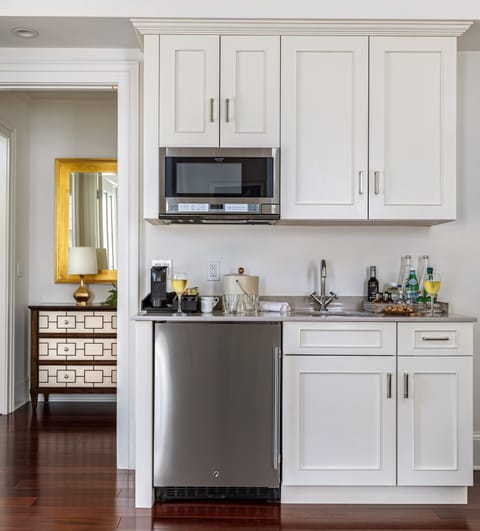 Suite (William Kerr) | Pillowtop beds, minibar, in-room safe, individually decorated