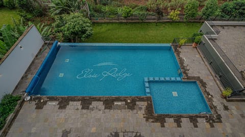 Infinity pool