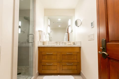 Room, 1 Bedroom | Bathroom