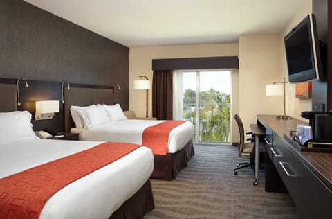 Premium bedding, individually decorated, individually furnished, desk