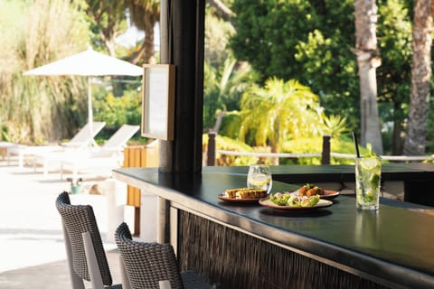 Poolside bar