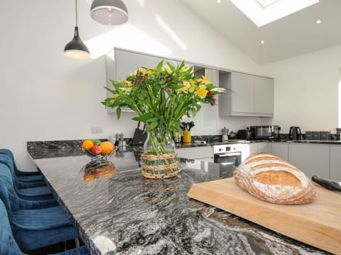 Fridge, dishwasher, electric kettle, toaster