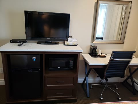 Standard Room, 2 Queen Beds | Premium bedding, desk, iron/ironing board, free WiFi