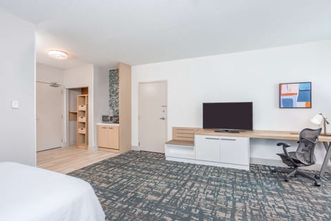 Room, 2 Queen Beds, Accessible, Bathtub (Mobility & Hearing) | Hypo-allergenic bedding, in-room safe, desk, laptop workspace