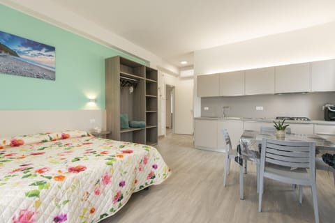 Family Studio | Free WiFi, bed sheets