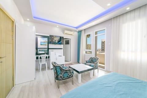 Deluxe Double Room | Iron/ironing board, free WiFi, bed sheets