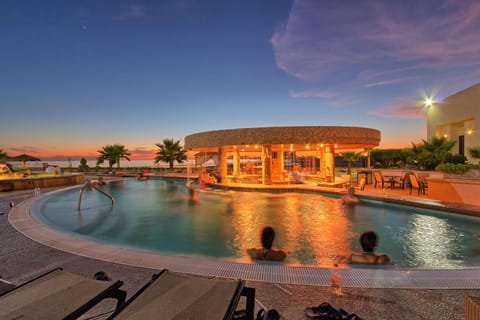 Poolside bar