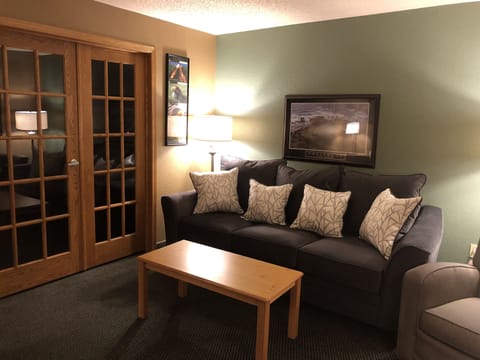 Suite, 1 King Bed with Sofa Bed, Non Smoking | Extra beds