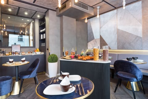 Daily buffet breakfast (EUR 14 per person)