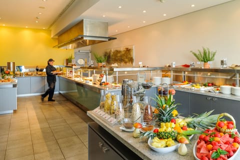 Daily buffet breakfast for a fee