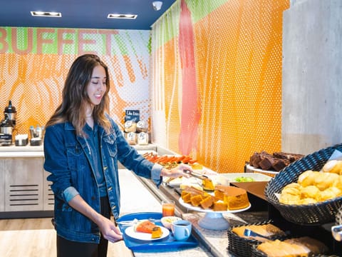 Daily continental breakfast for a fee