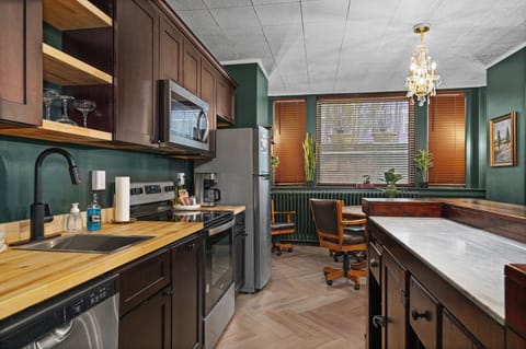 Bespoke Studio Suite, 1 King Bed | Pillowtop beds, individually decorated, individually furnished