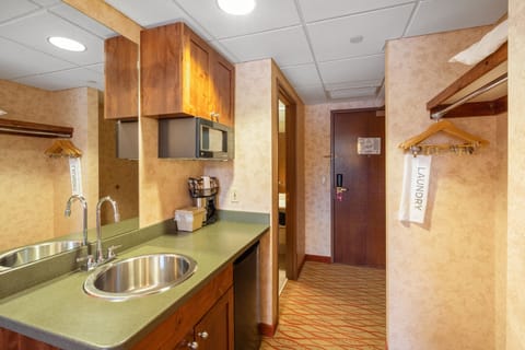 Mountain View Suite, 3 Queen Beds | Down comforters, desk, laptop workspace, blackout drapes