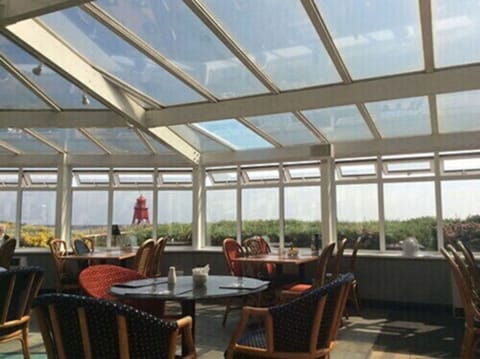 Breakfast, lunch, dinner served; British cuisine 