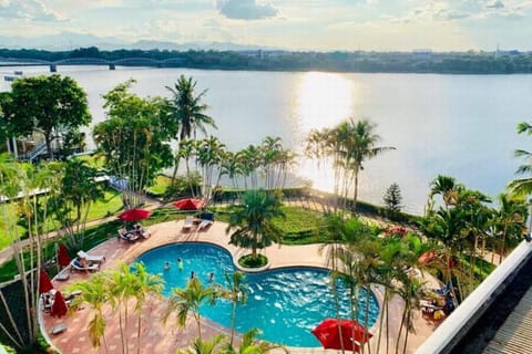 Outdoor pool, pool umbrellas, sun loungers