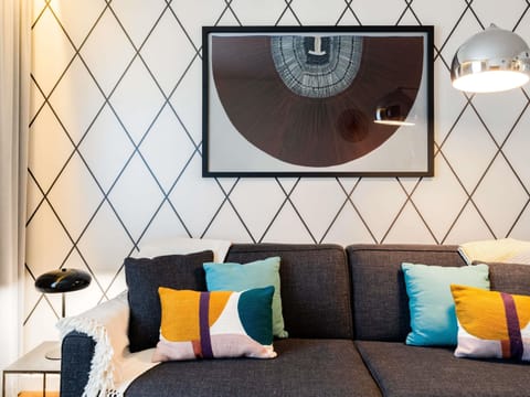 Premium bedding, in-room safe, desk, laptop workspace