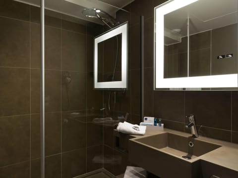 Superior Room, 1 Double Bed | Minibar, in-room safe, desk, blackout drapes