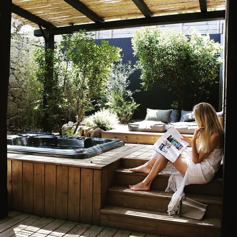 Premium bedding, minibar, individually decorated, individually furnished