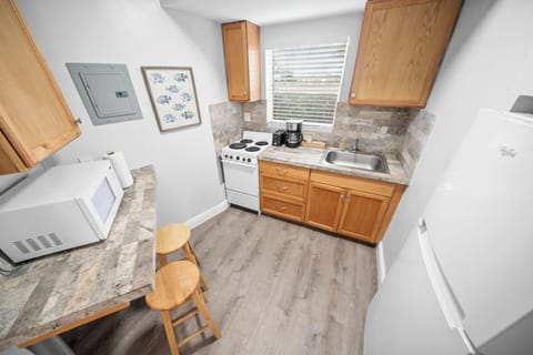 Superior Queen Studio w/ Kitchen & Sofa Bed | Private kitchen