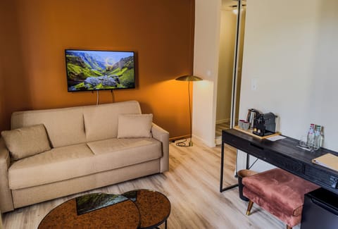 Suite | Premium bedding, pillowtop beds, in-room safe, desk