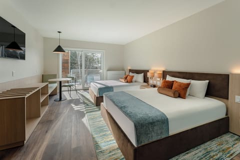 Premium bedding, in-room safe, desk, blackout drapes
