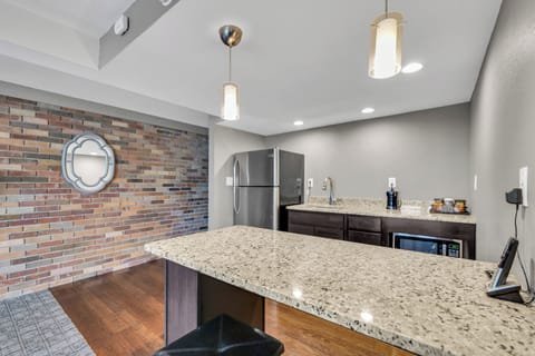 Honeymoon Suite | Premium bedding, down comforters, pillowtop beds, in-room safe