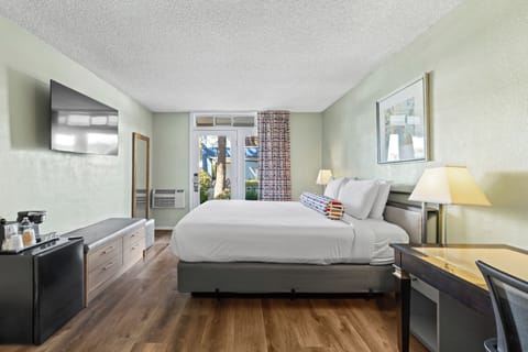 Premium bedding, down comforters, desk, iron/ironing board