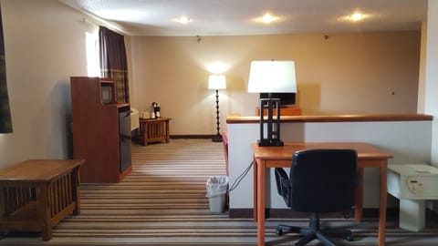 Studio Suite, 2 Queen Beds, Non Smoking | Living area | 25-inch TV with cable channels