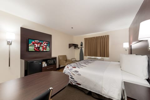 Superior Room, 1 King Bed, Non Smoking | Desk, free cribs/infant beds, rollaway beds, free WiFi