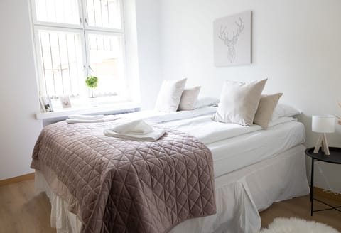 City Apartment | 1 bedroom, iron/ironing board, cribs (surcharge), WiFi (free)
